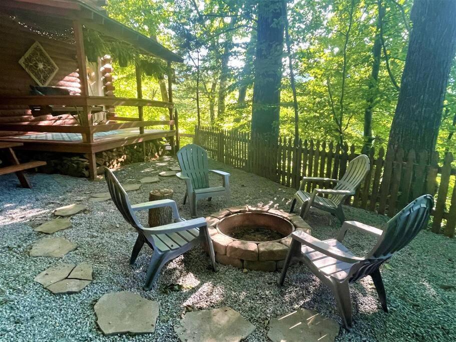 Hemlock Hideaway Maggie Valley Exterior photo